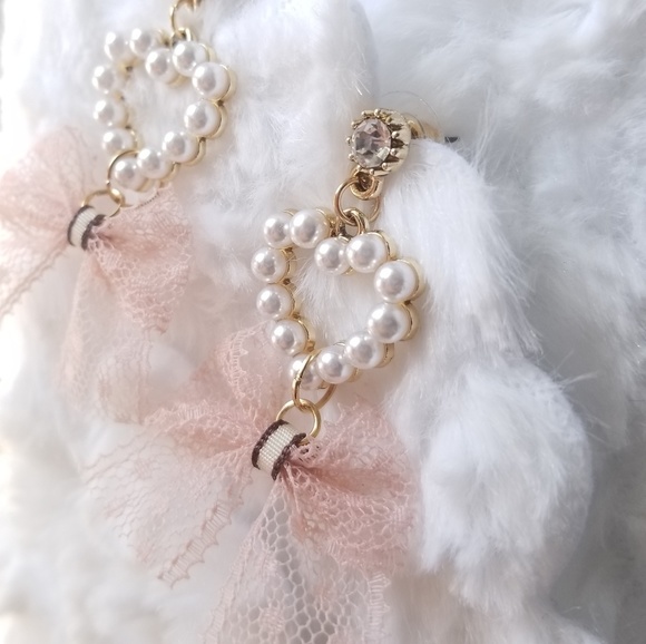 NEW PEARLS & BOWS DROP EARRINGS - Picture 3 of 4